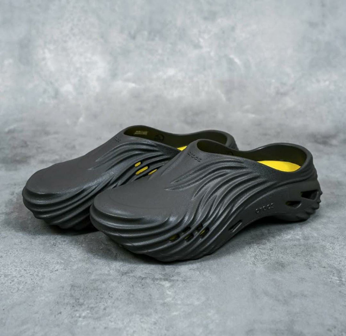 Echo Wave Clogs