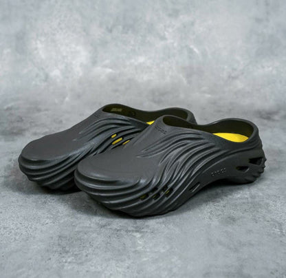 Echo Wave Clogs