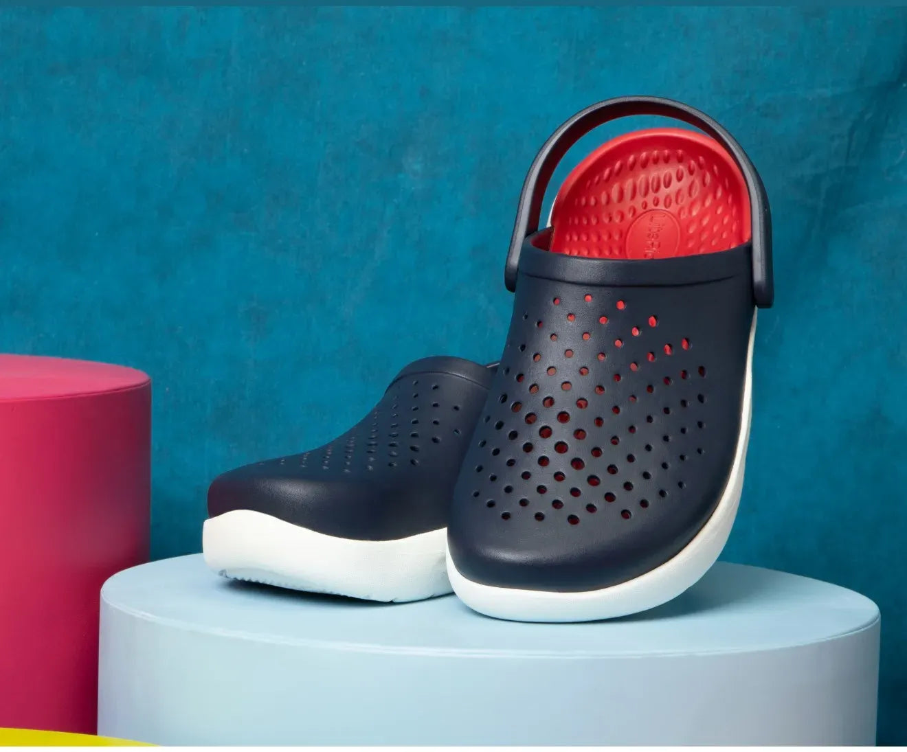 InMotion Unisex LiteRide Clogs