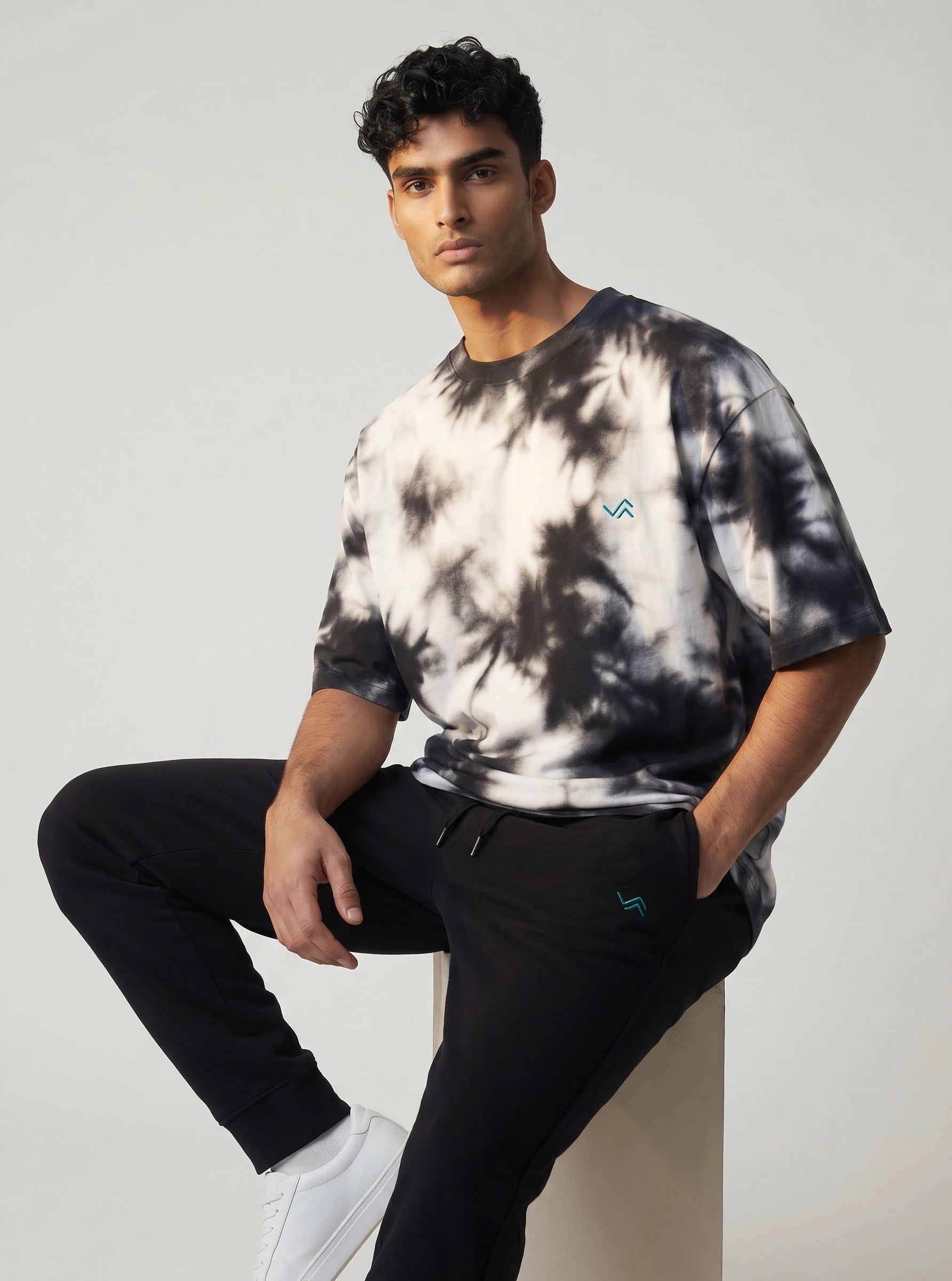 Entimessi black & white tie-dye oversized tee with black melange jogger, unisex co-ord set — view 3